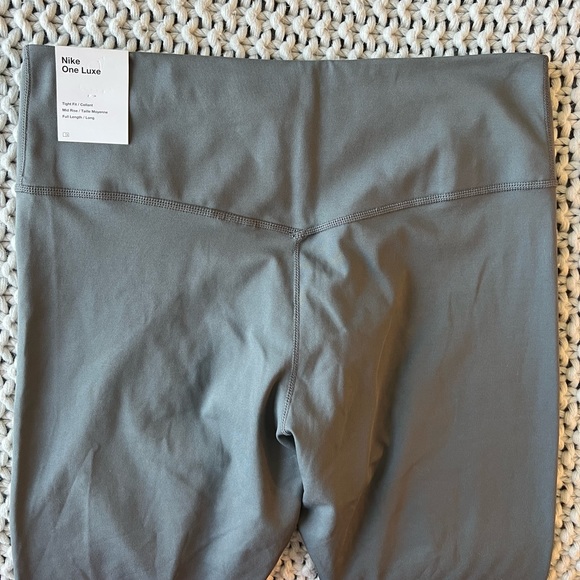 NWT Nike One Lux Dri-Fit Full Length 11" Mid-Rise Leggings - Picture 15 of 15